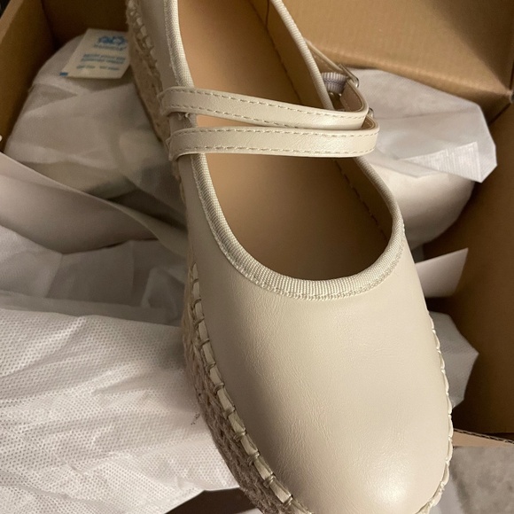 Platform Flats - Picture 3 of 4